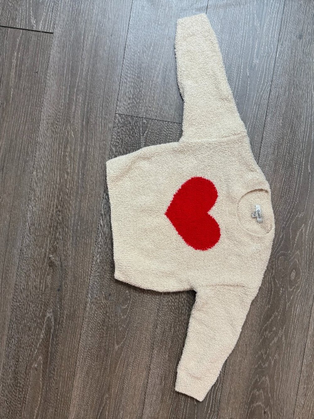 Quince Girls White Fuzzy Sweater with Red Heart Size 5T
